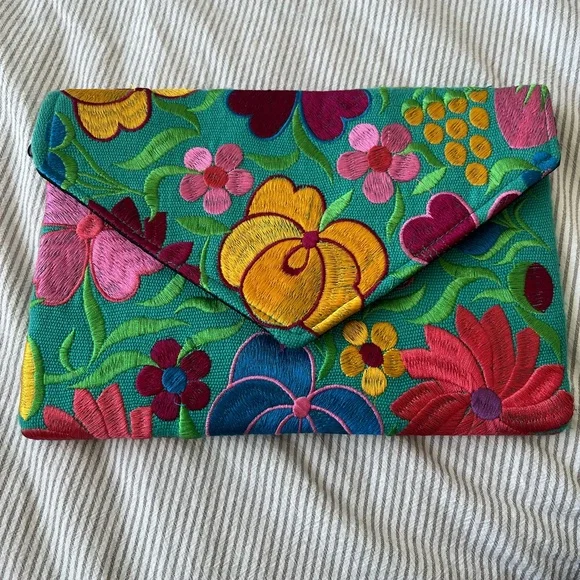 New Handmade Mexican Floral Embroidered Clutch - Picture 1 of 2